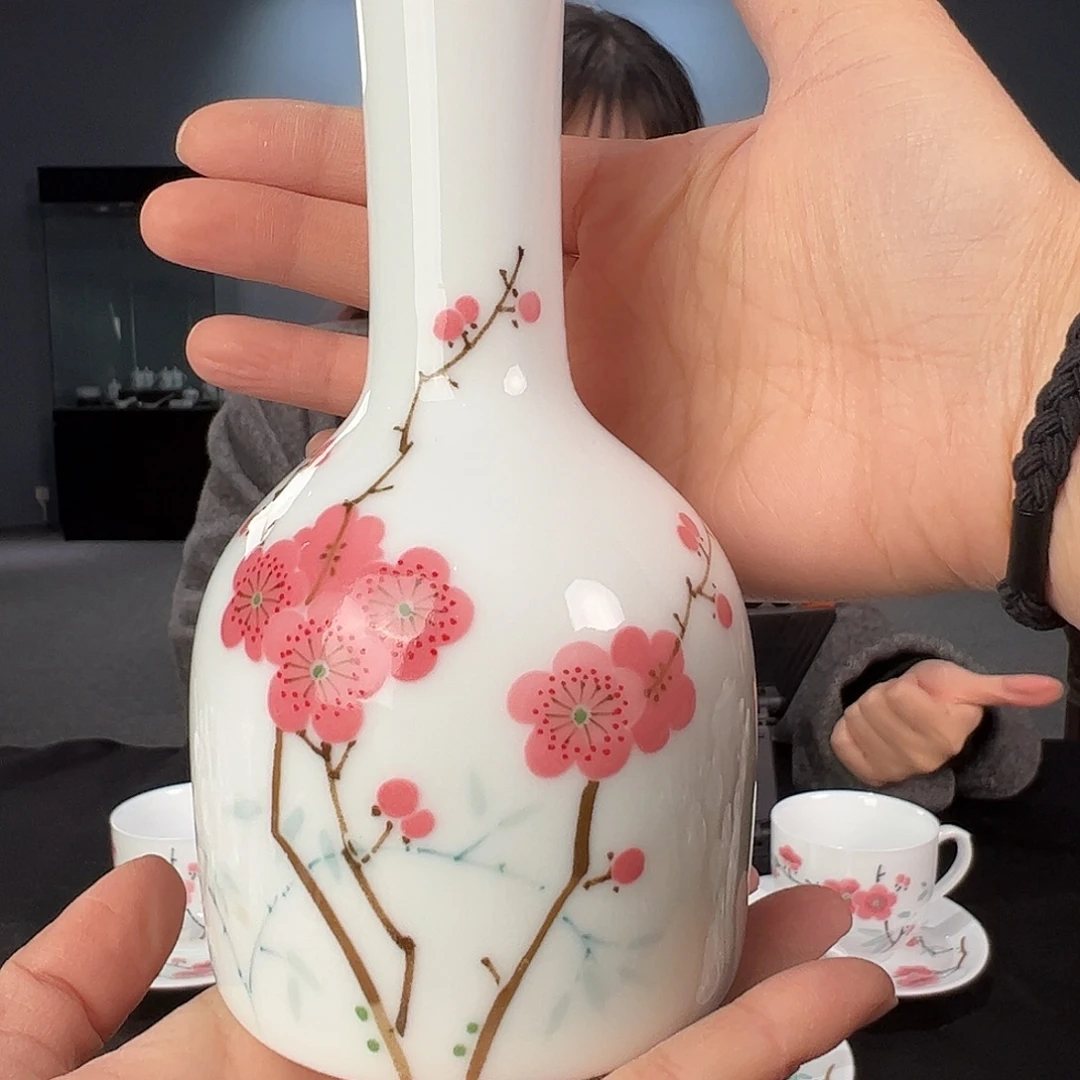 瓷翠竹红梅摇铃樽瓶，微瑕
