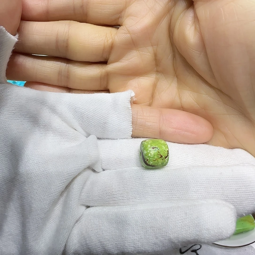 绿松石未镶嵌原矿绿松石