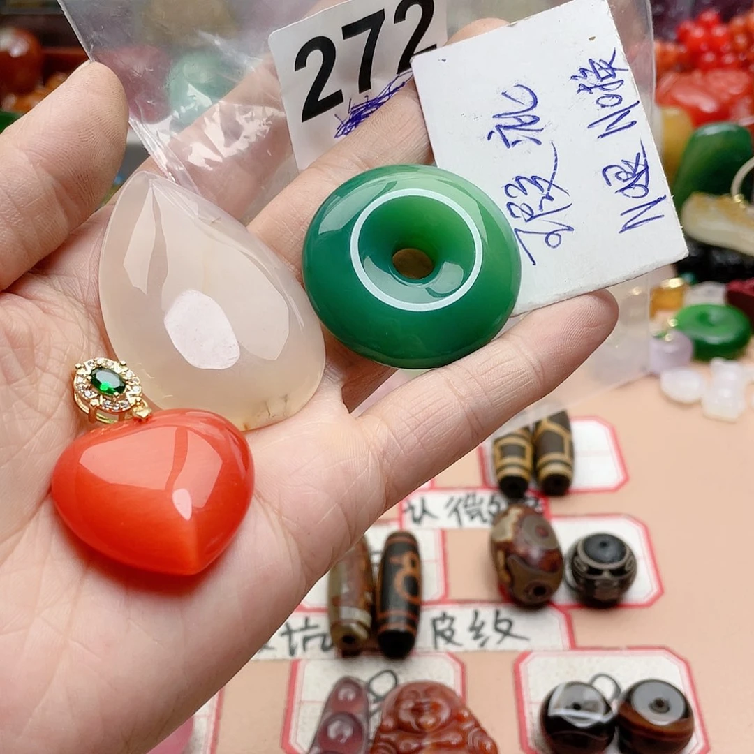 合金颈饰玛瑙/玉髓魏*珍