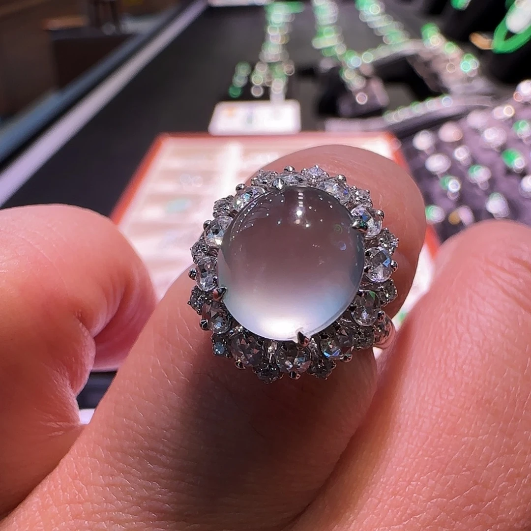 翡翠18K金镶嵌戒指