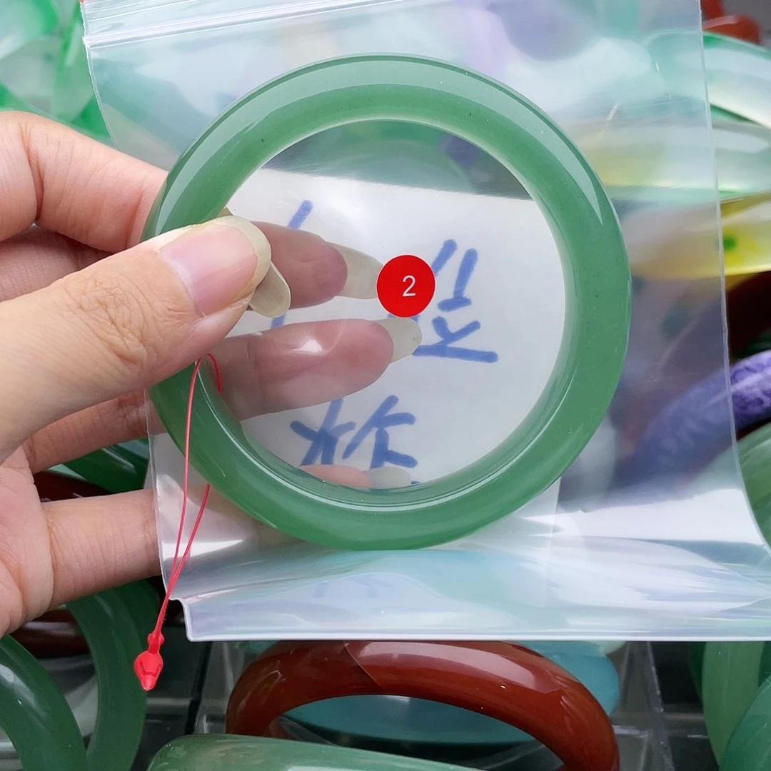 【闪购商品】石英质玉手镯未镶嵌59