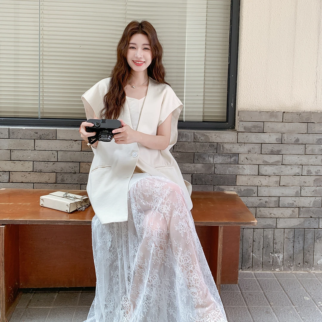 高级小众穿搭文艺风白色蕾丝拼接吊带连衣裙叠穿马甲女夏两件套装