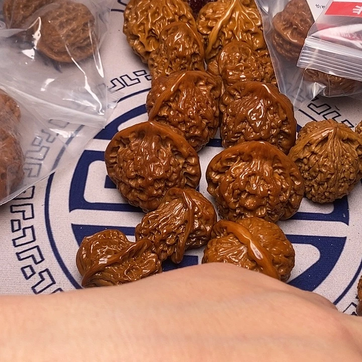 奈****吊坠文玩核桃公主