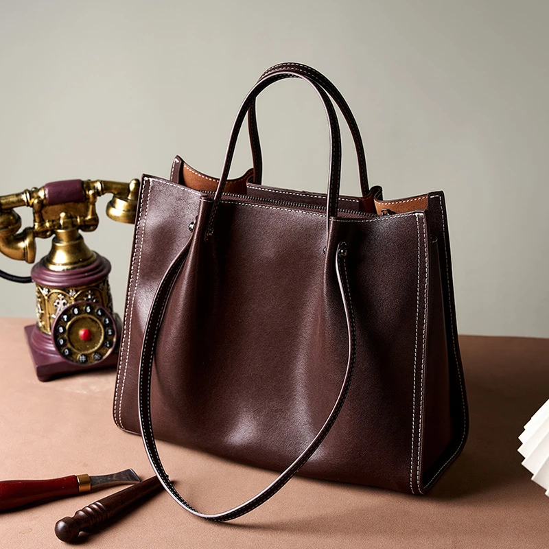 2025新款牛皮大容量时尚手提托特包复古通勤包高级感油蜡皮单肩包