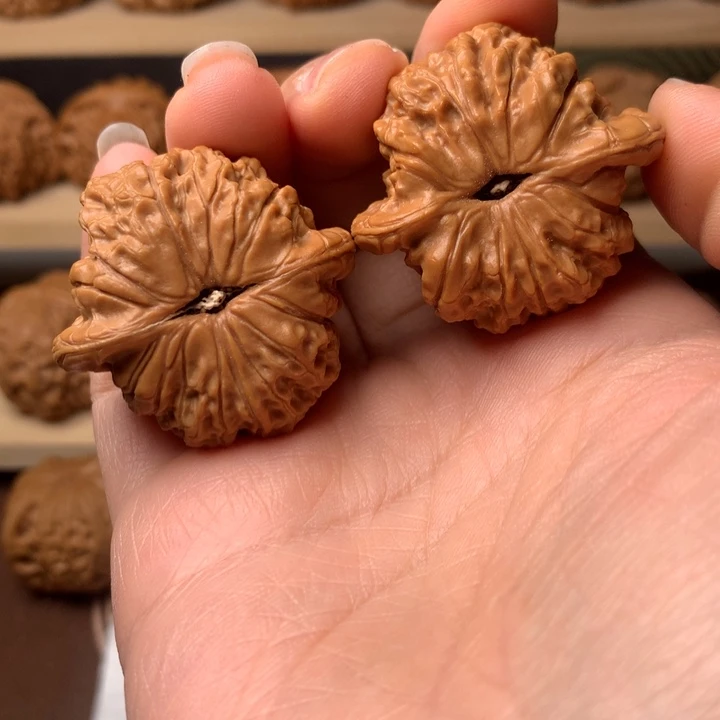 文玩核桃吊坠?****@血麒麟