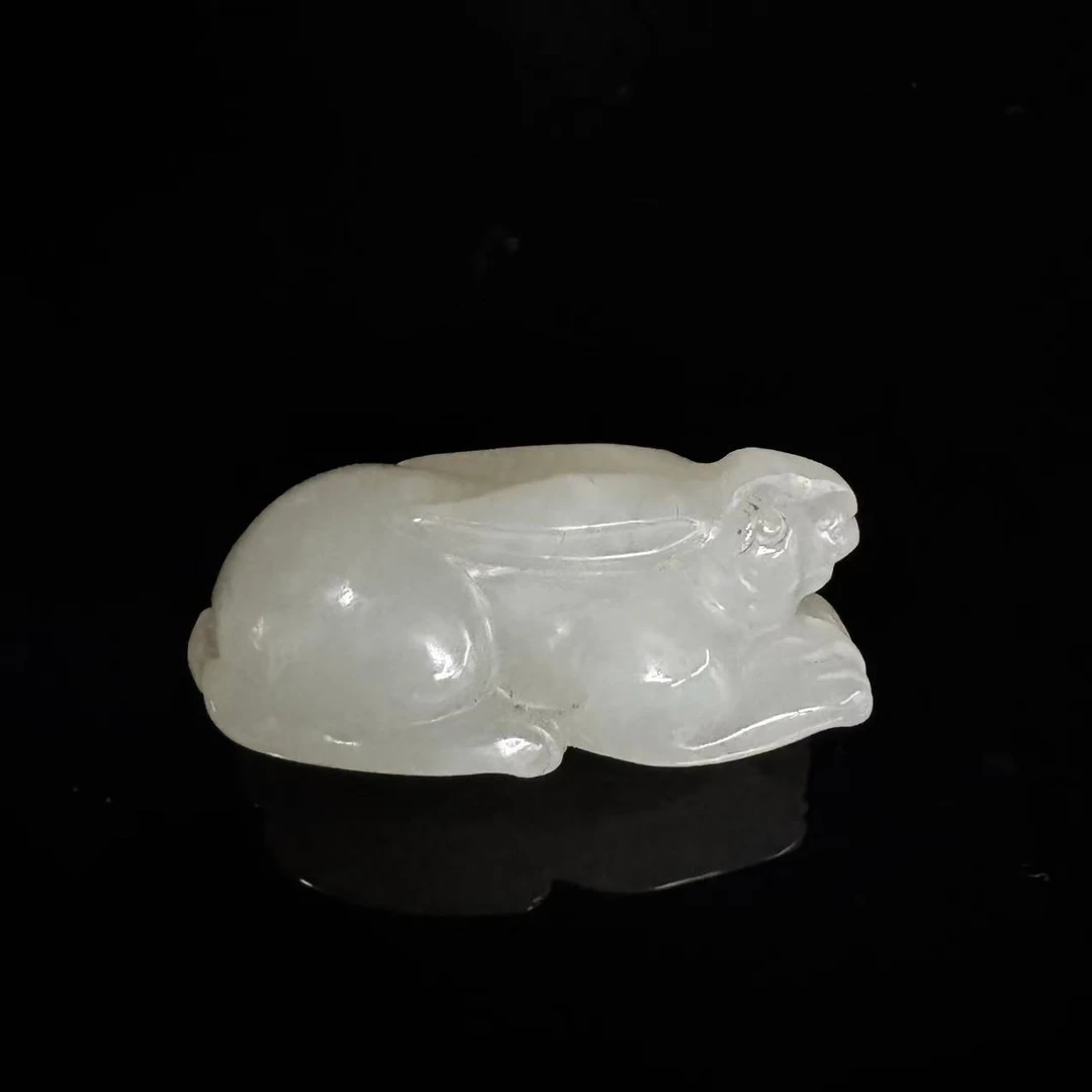 LOT.15/20世纪前期和田玉兔子雕件/