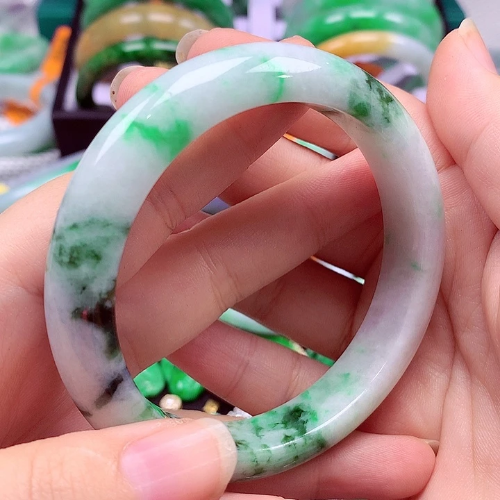 翡翠未镶嵌手镯翡翠手镯
