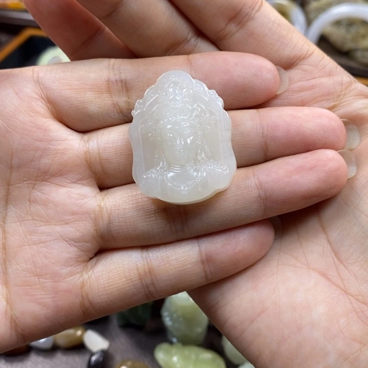种***子颈饰未镶嵌和田玉