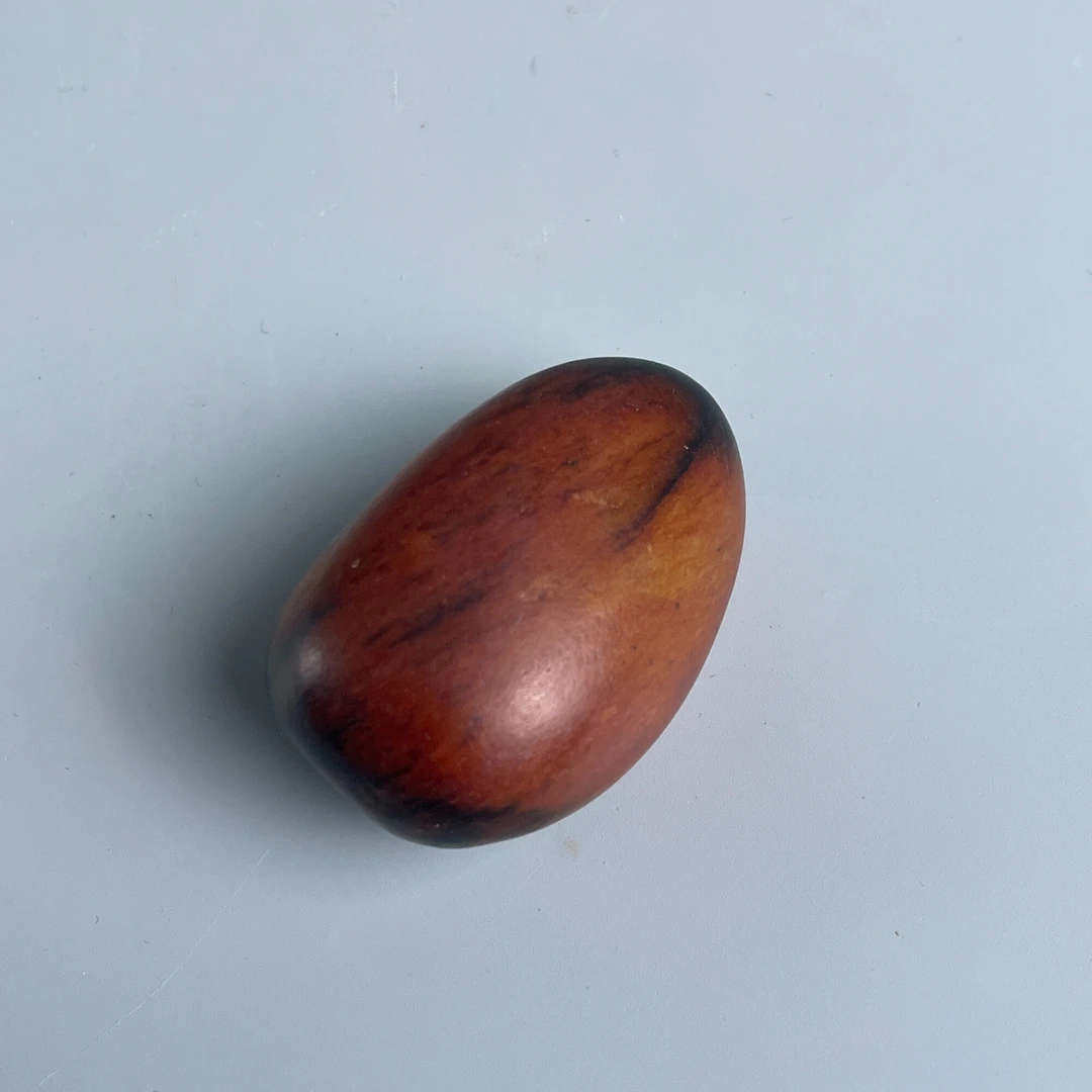 20世纪中后期和田玉原石-M25BK001A28手把件/挂坠/摆件/绣花张