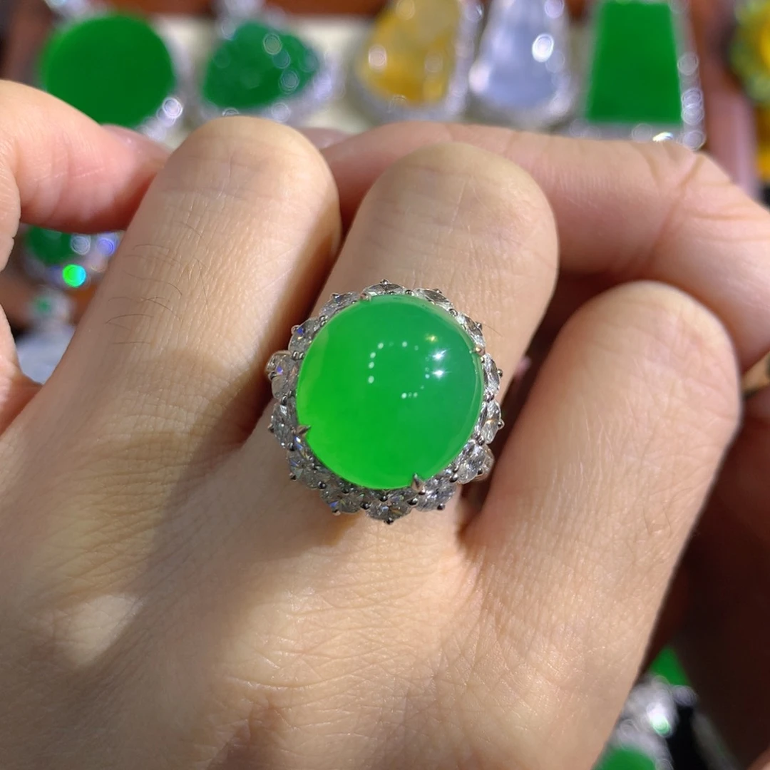 颈饰18K金镶嵌翡翠