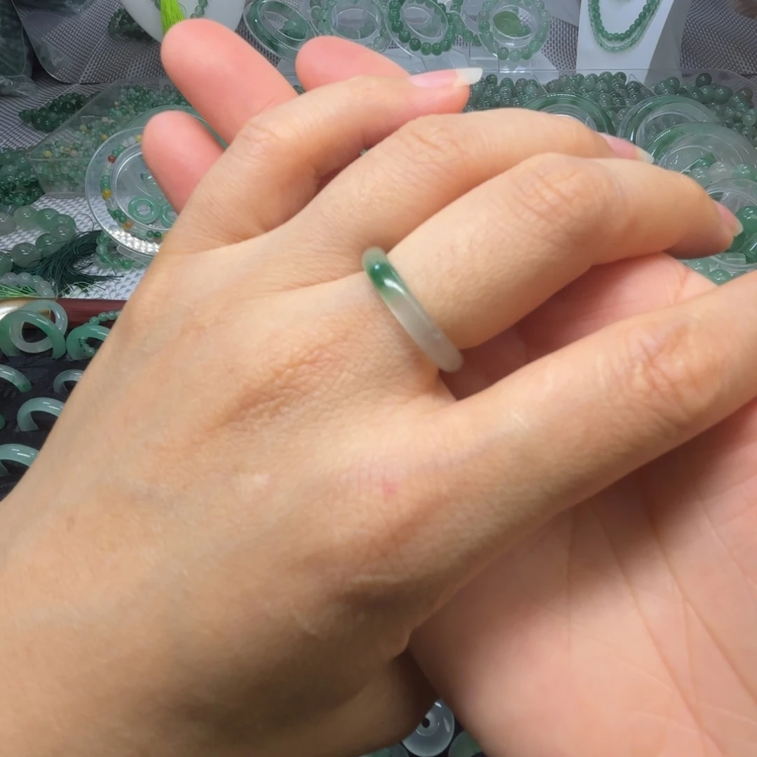 石英质玉（非洲翠）未镶嵌戒指  珠子  手镯白冰一抹绿戒指