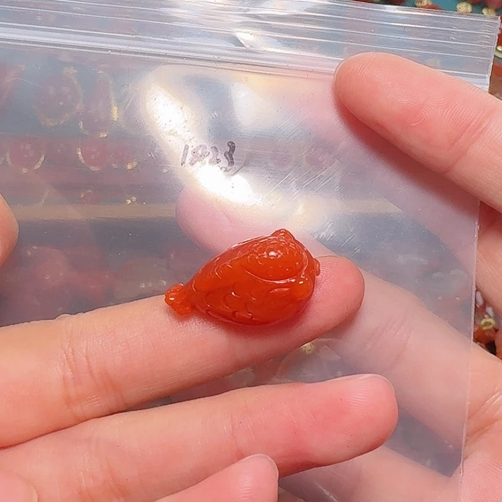 南红玛瑙未镶嵌吊坠