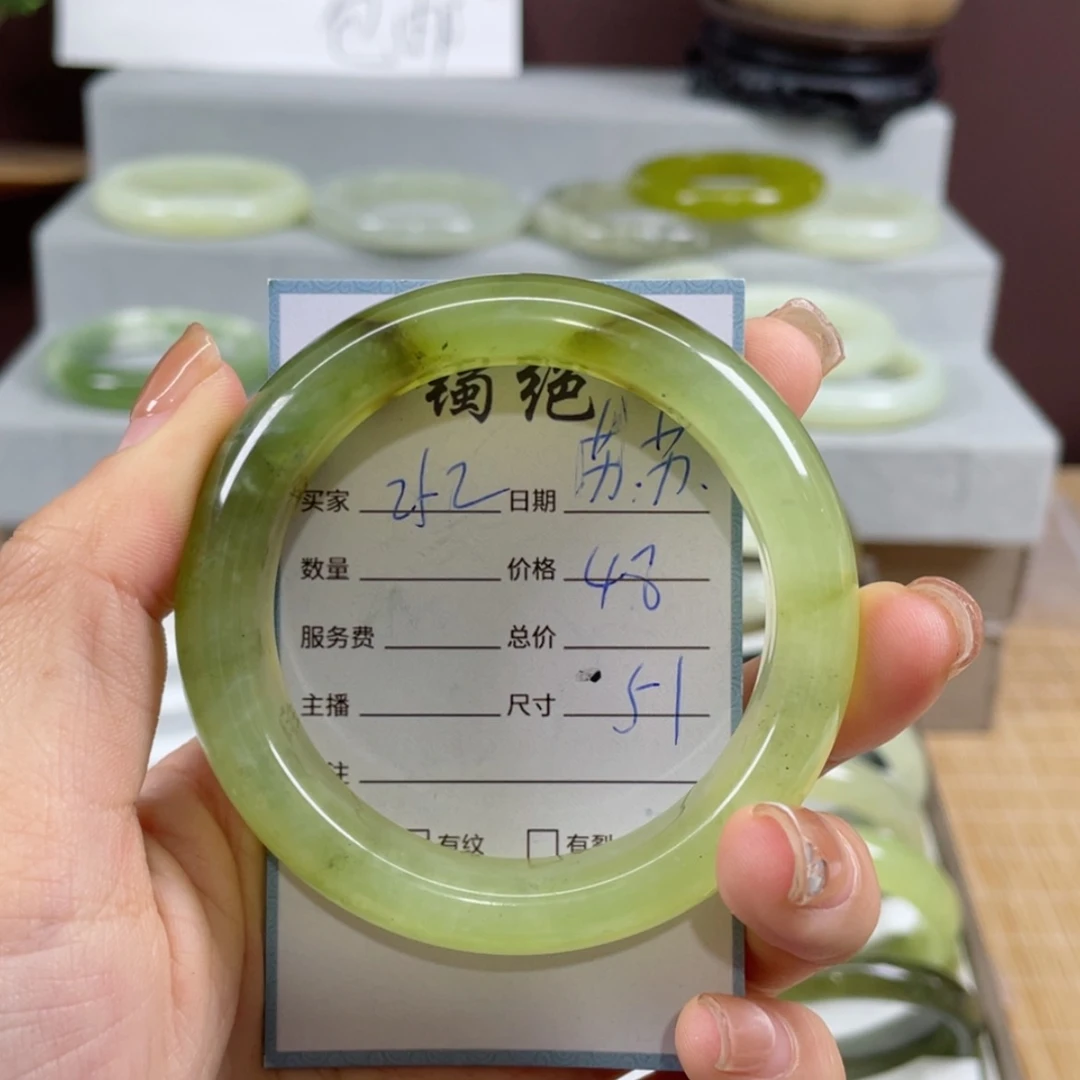 【闪购商品】蛇纹石玉手镯未镶嵌?****✨