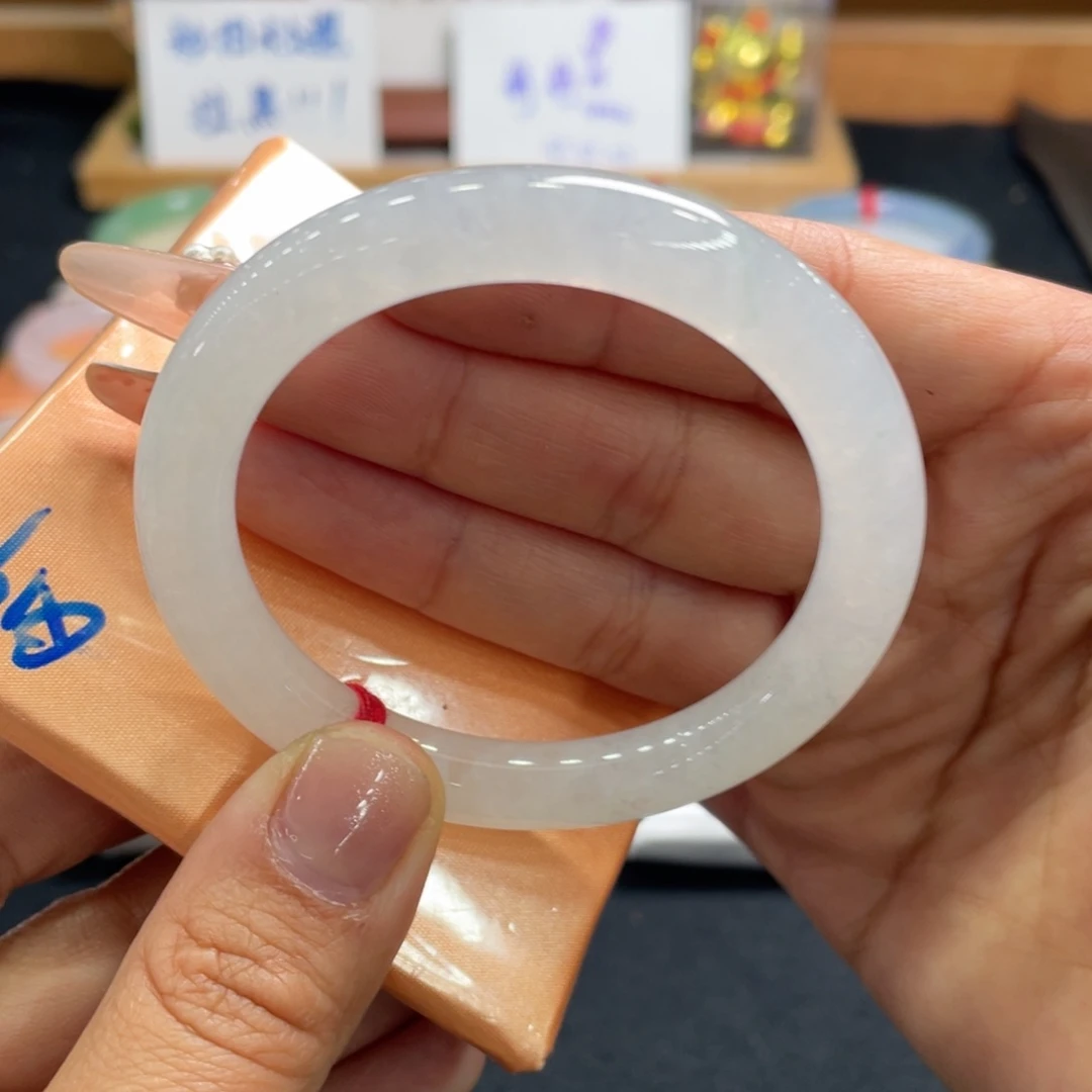 翡翠手镯（圆镯）未镶嵌31号66 