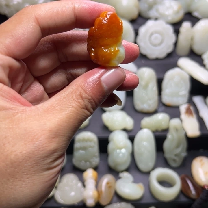 漂***海和田玉未镶嵌挂件