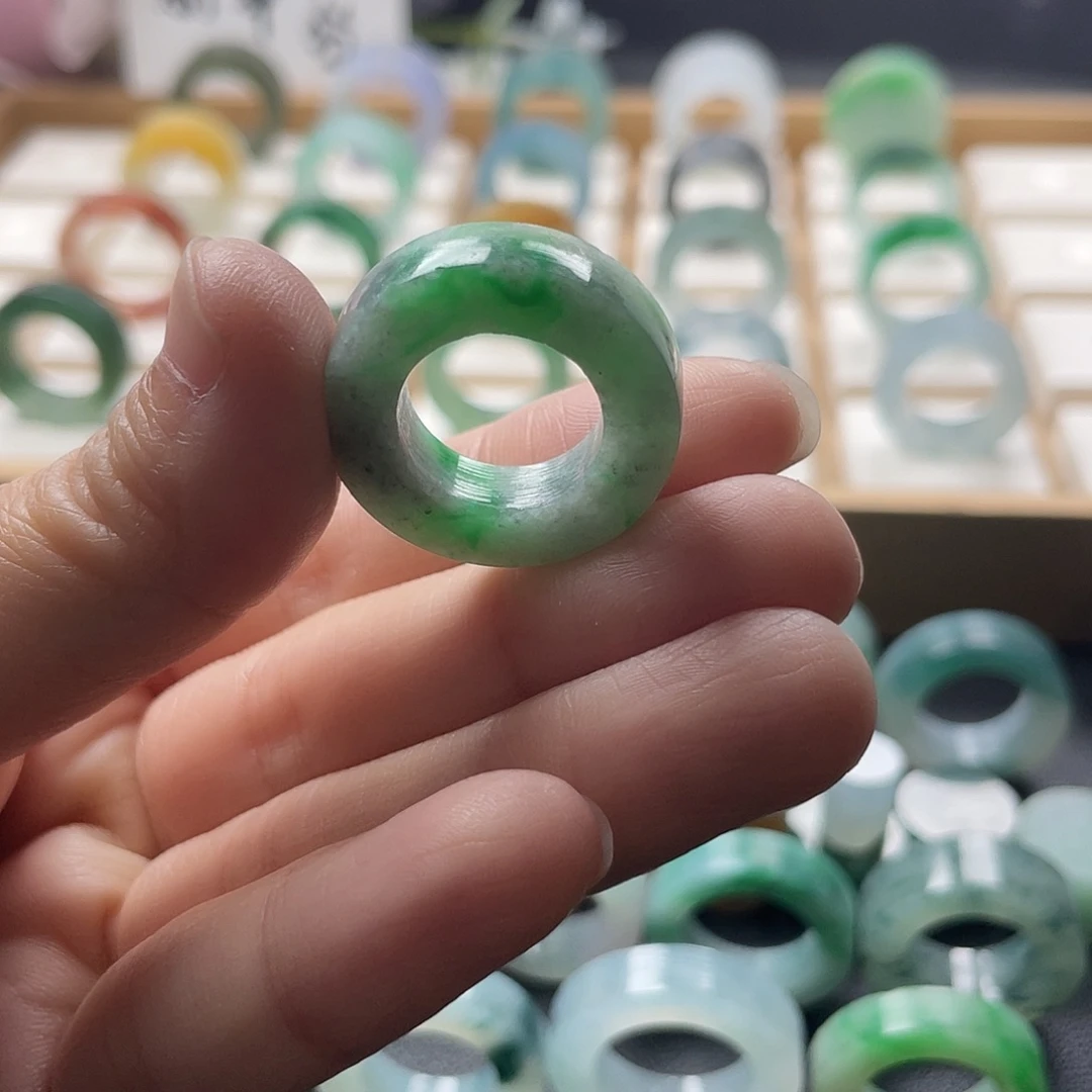 定制翡翠未镶嵌翡翠
