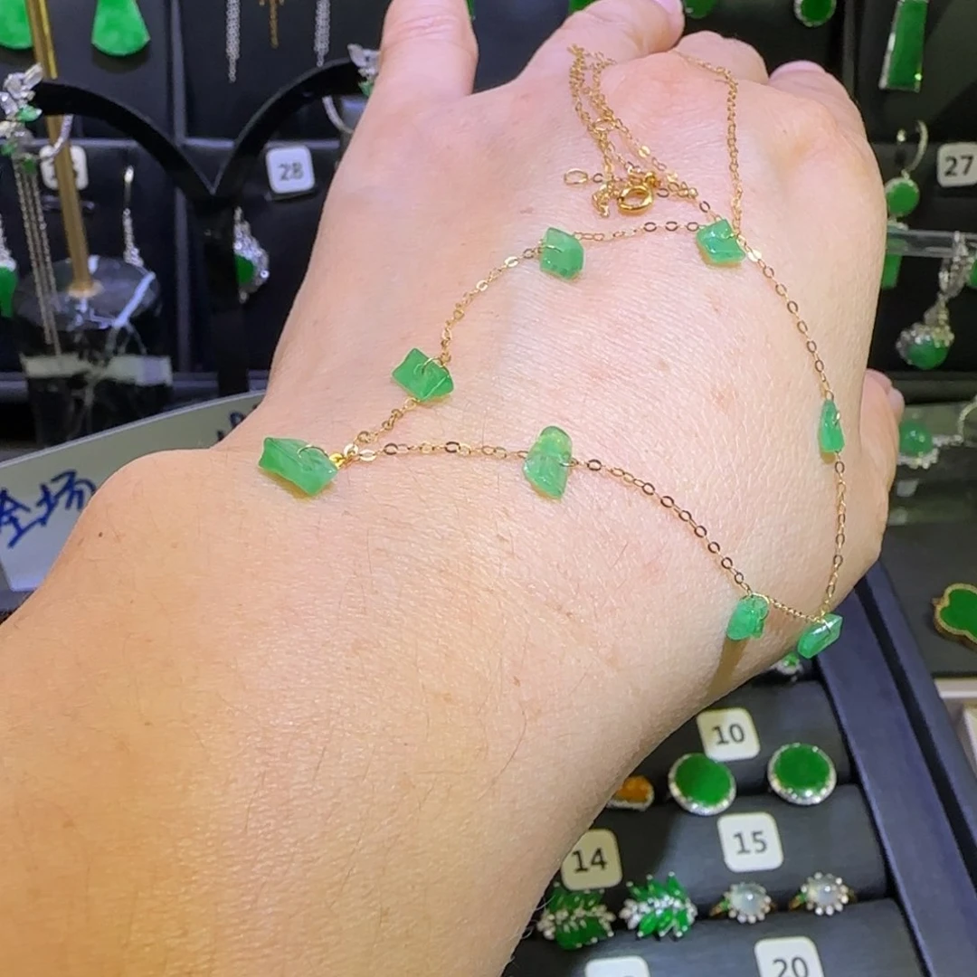 翡翠18K金镶嵌颈饰满天星