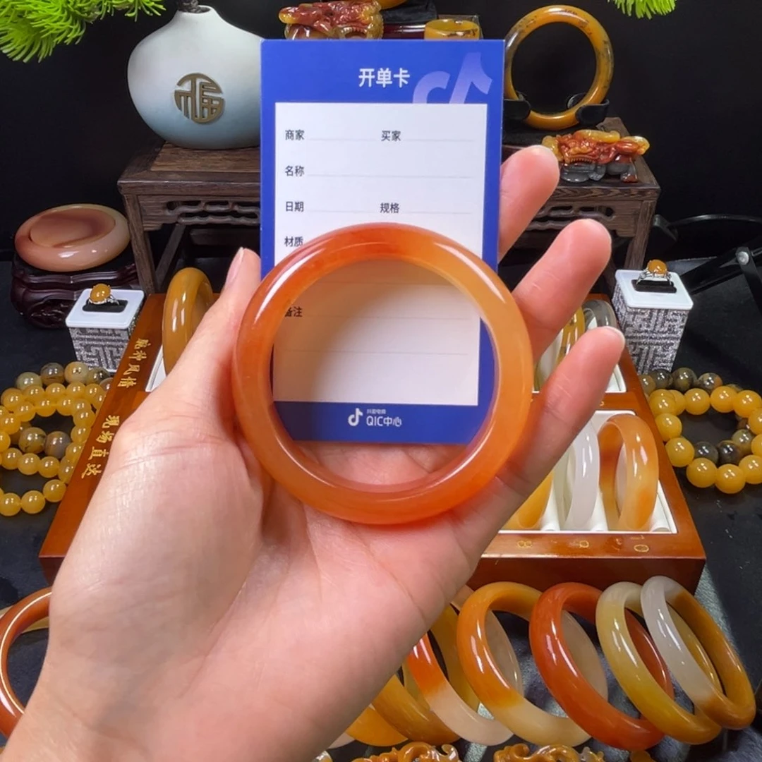 石英质玉手镯未镶嵌