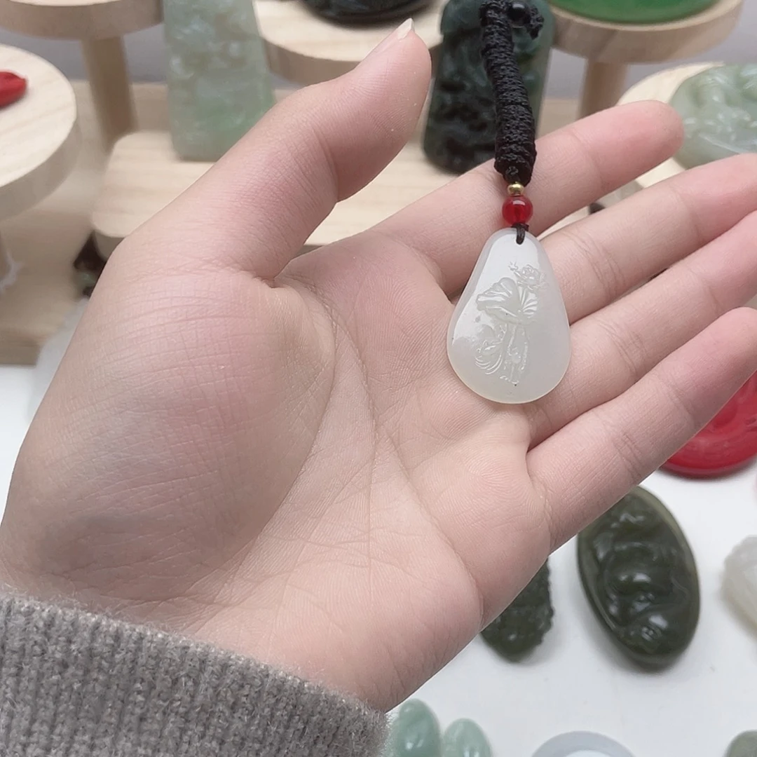 和田玉未镶嵌颈饰