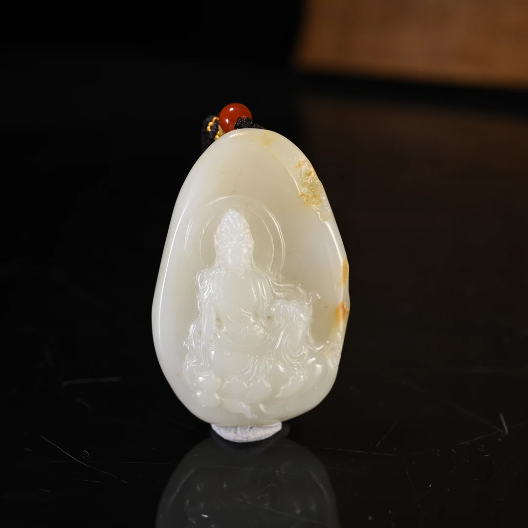 LOT8806和田玉观音挂件【籽】/保利