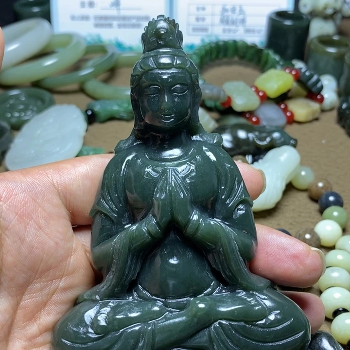 颈饰未镶嵌和田玉