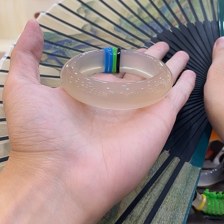 栗***儿玛瑙/玉髓未镶嵌手镯