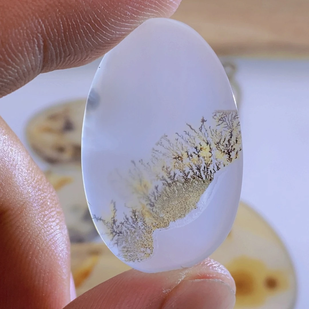 玛瑙/玉髓颈饰未镶嵌天**月