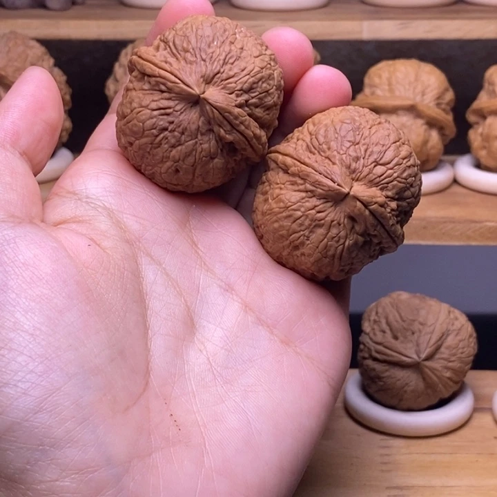 桃核把件12。