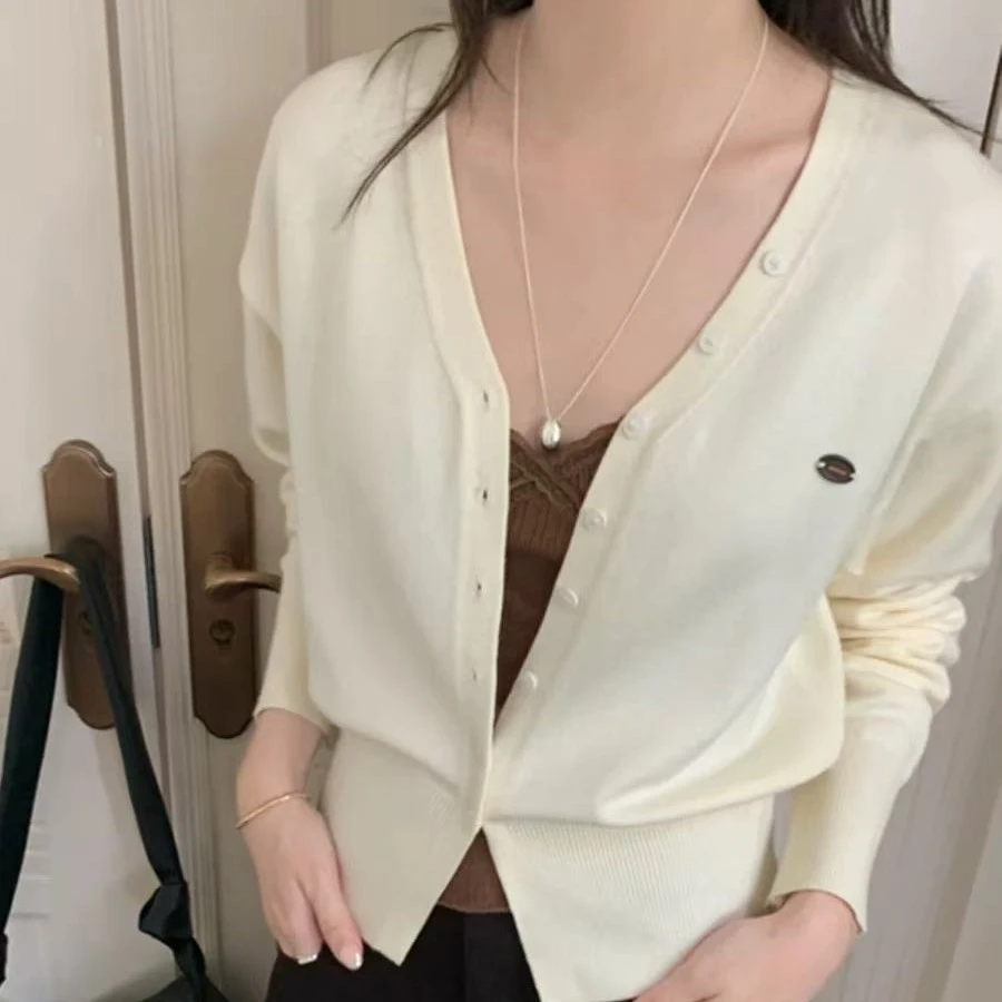 早秋v领简约开衫