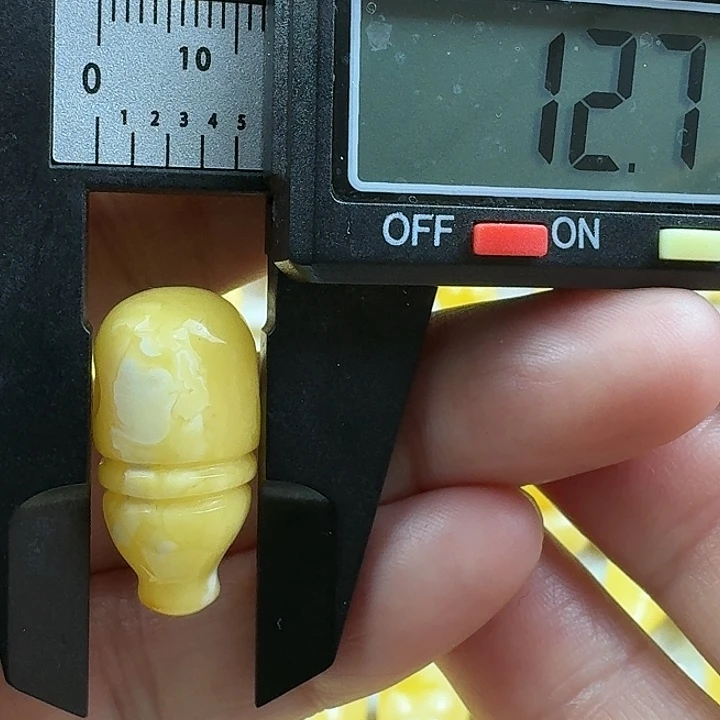 蜜蜡未镶嵌裸石15