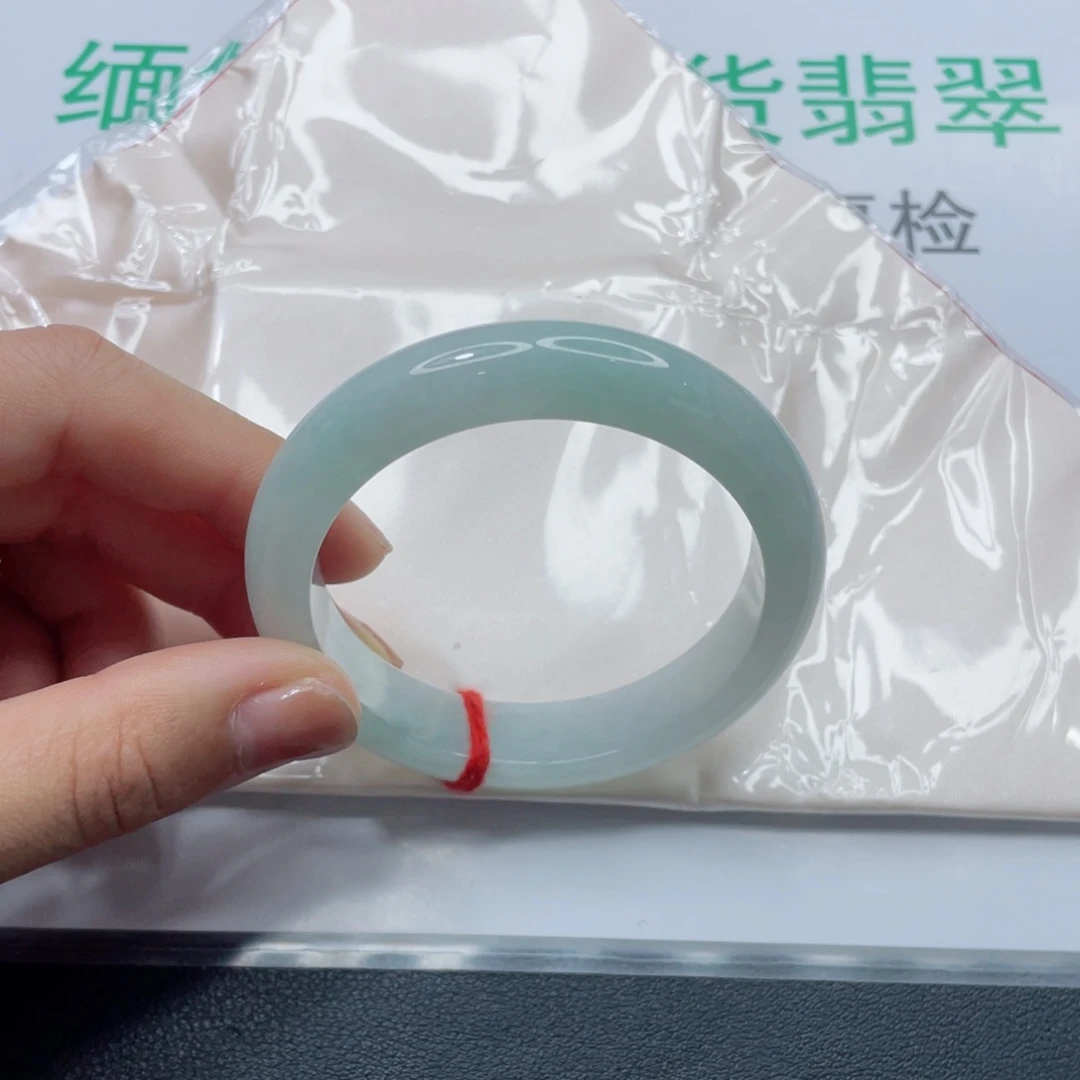 未镶嵌手镯翡翠手镯