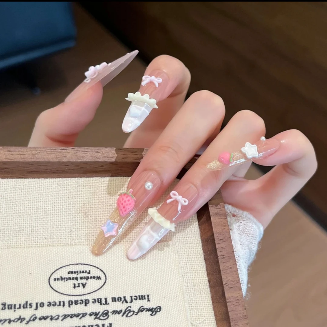 【小熊派对】法式蝴蝶结珍珠草莓高级感显白仙女风少女细长尖穿戴甲