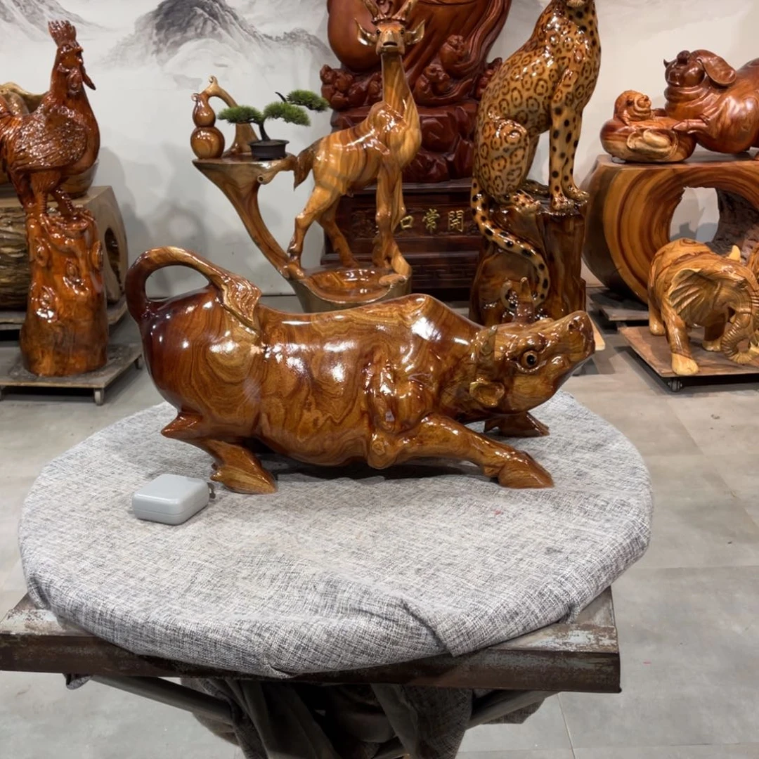 香樟木至****！香樟木手工雕刻牛