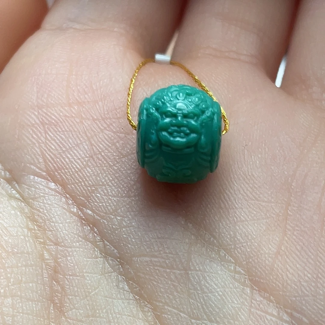 绿松石未镶嵌颈饰