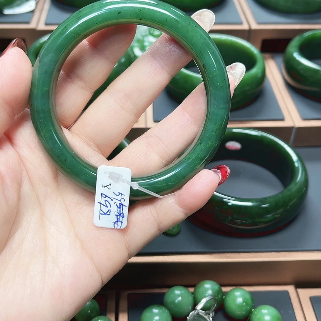 和田玉（碧玉）未镶嵌手镯