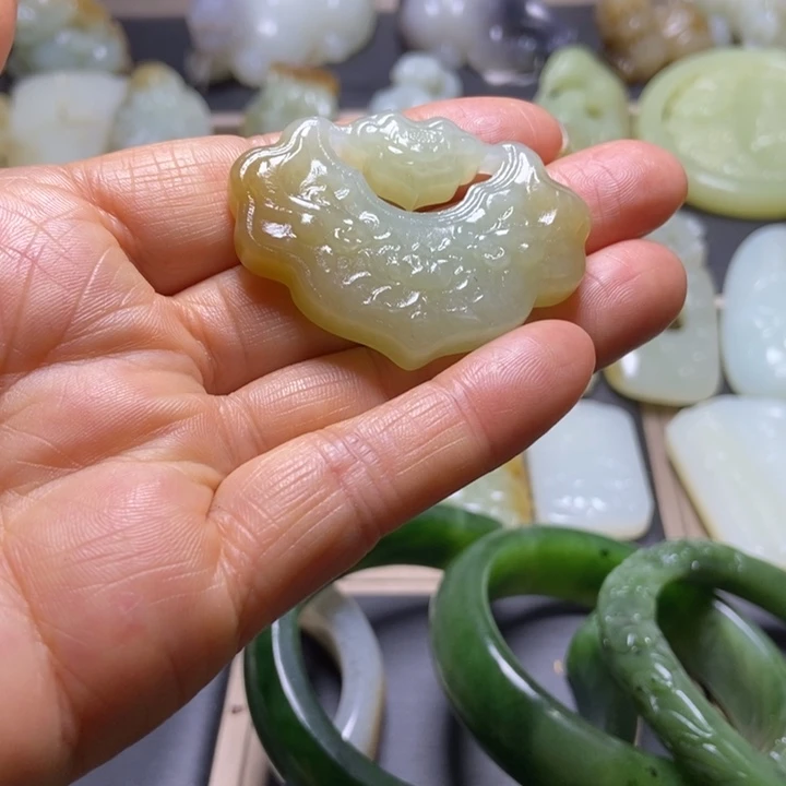 和田玉未镶嵌挂件