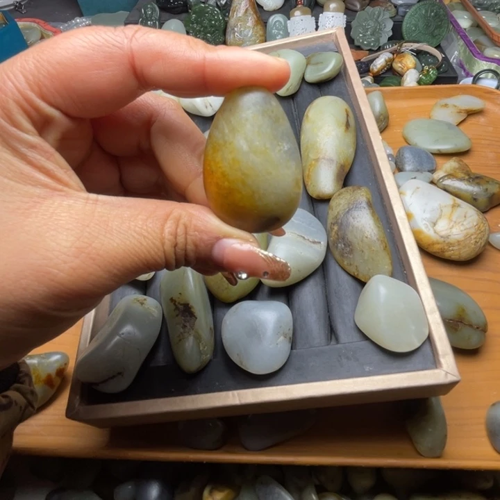 和田玉未镶嵌珠宝半成品