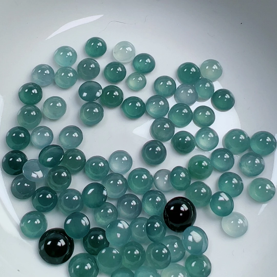 翡翠散珠危地马拉蛋面一个