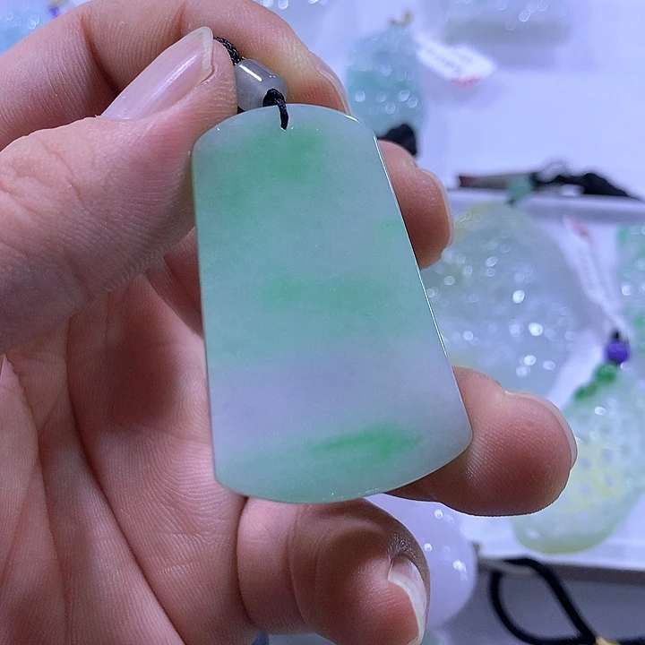 翡翠未镶嵌颈饰天然翡翠A货吊坠