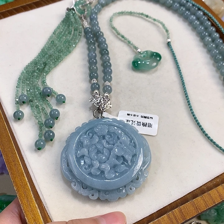 翡翠未镶嵌颈饰翡翠吊坠