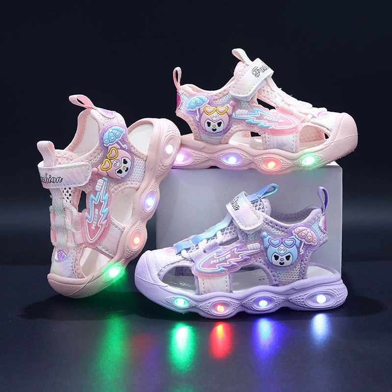 女宝宝亮灯公主凉鞋夏季新款女童包头凉鞋软底轻便中小童沙滩鞋