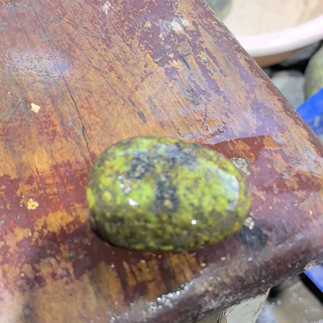 这***后藏玉药王石原石一个摆件