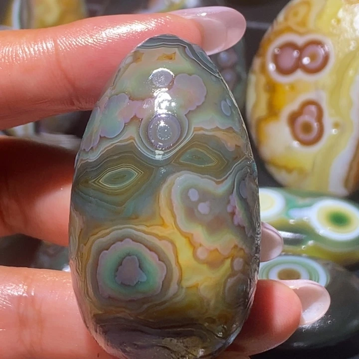 玛瑙/玉髓未镶嵌珠宝奇石83