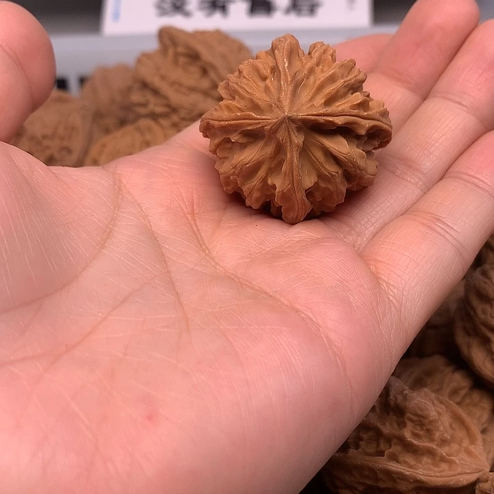 东***左吊坠文玩核桃文玩核桃