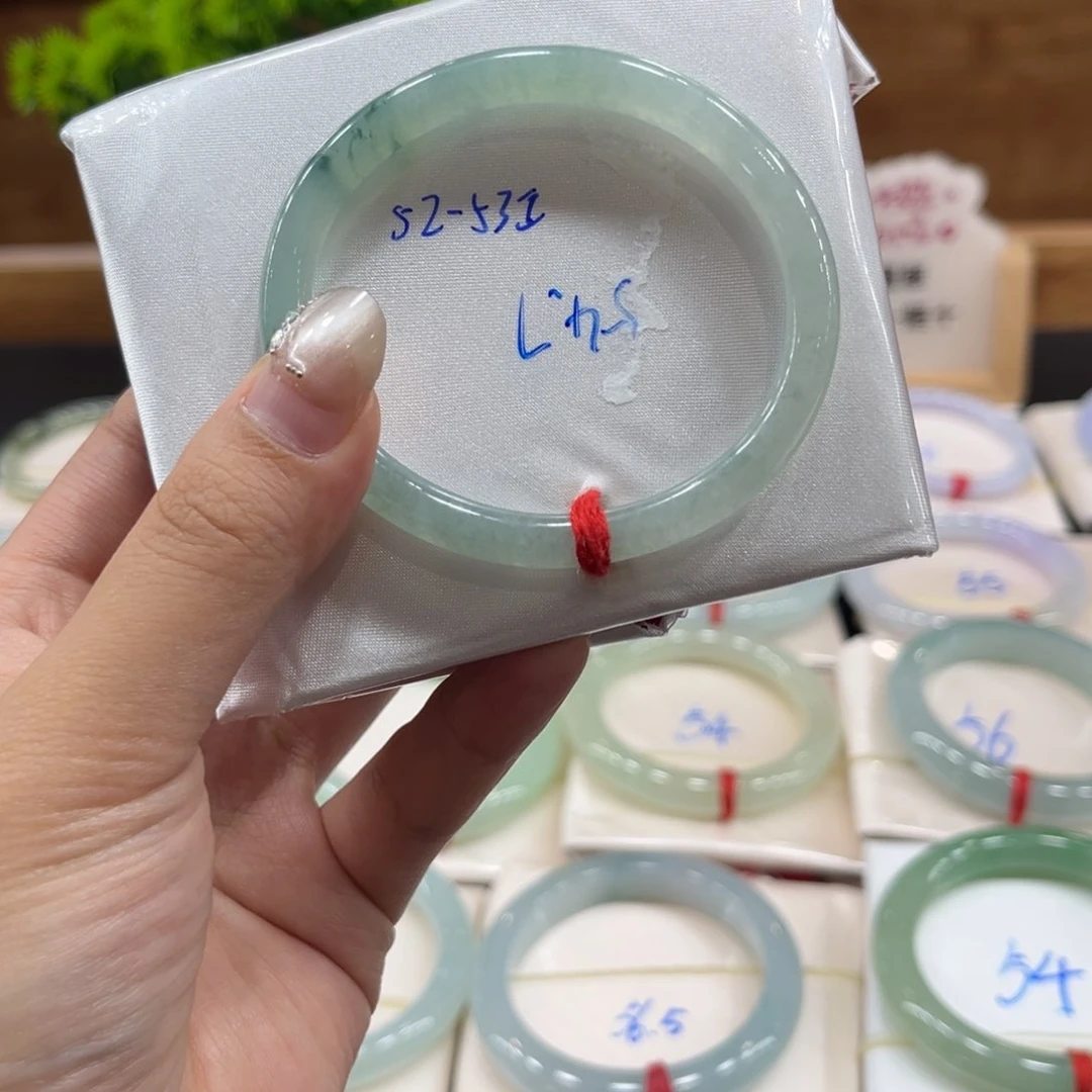 翡翠手镯未镶嵌54.7贵妃