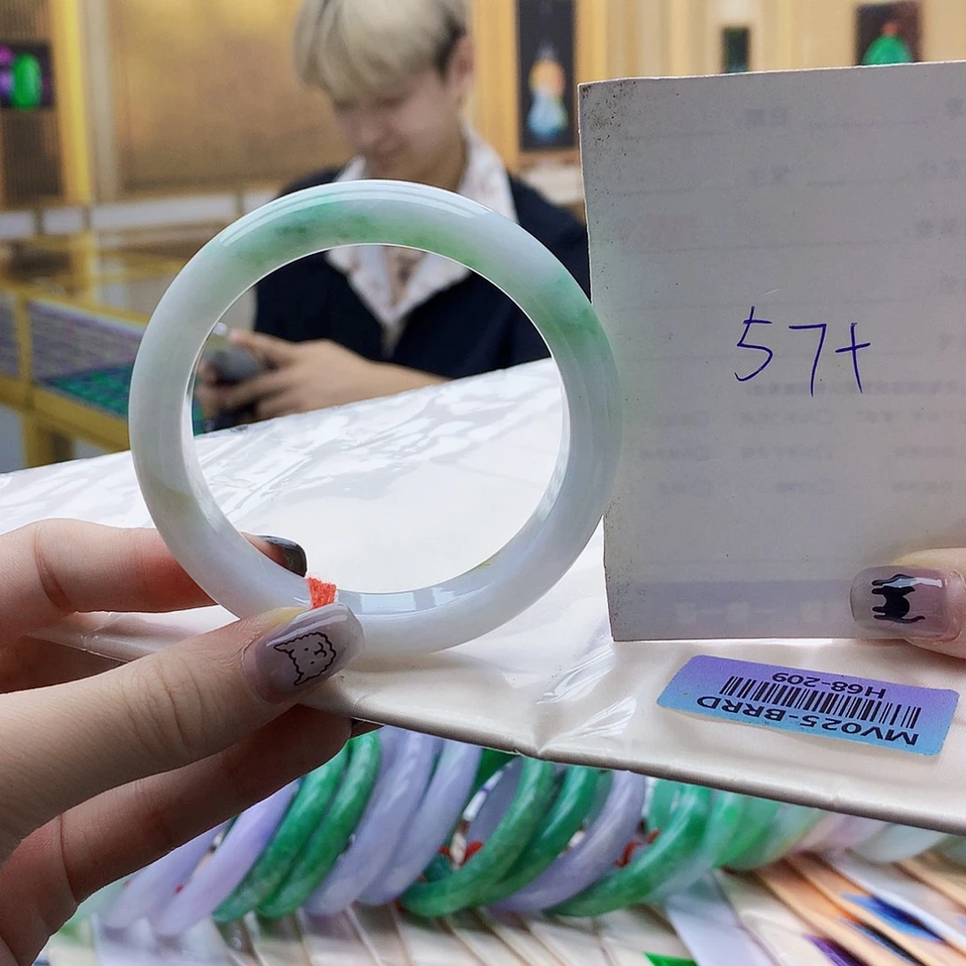 翡翠未镶嵌手镯vhj