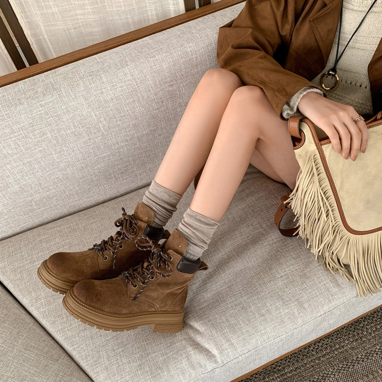 英伦风厚底马丁靴女款2025新款秋季配裙子高级感炸街超火靴