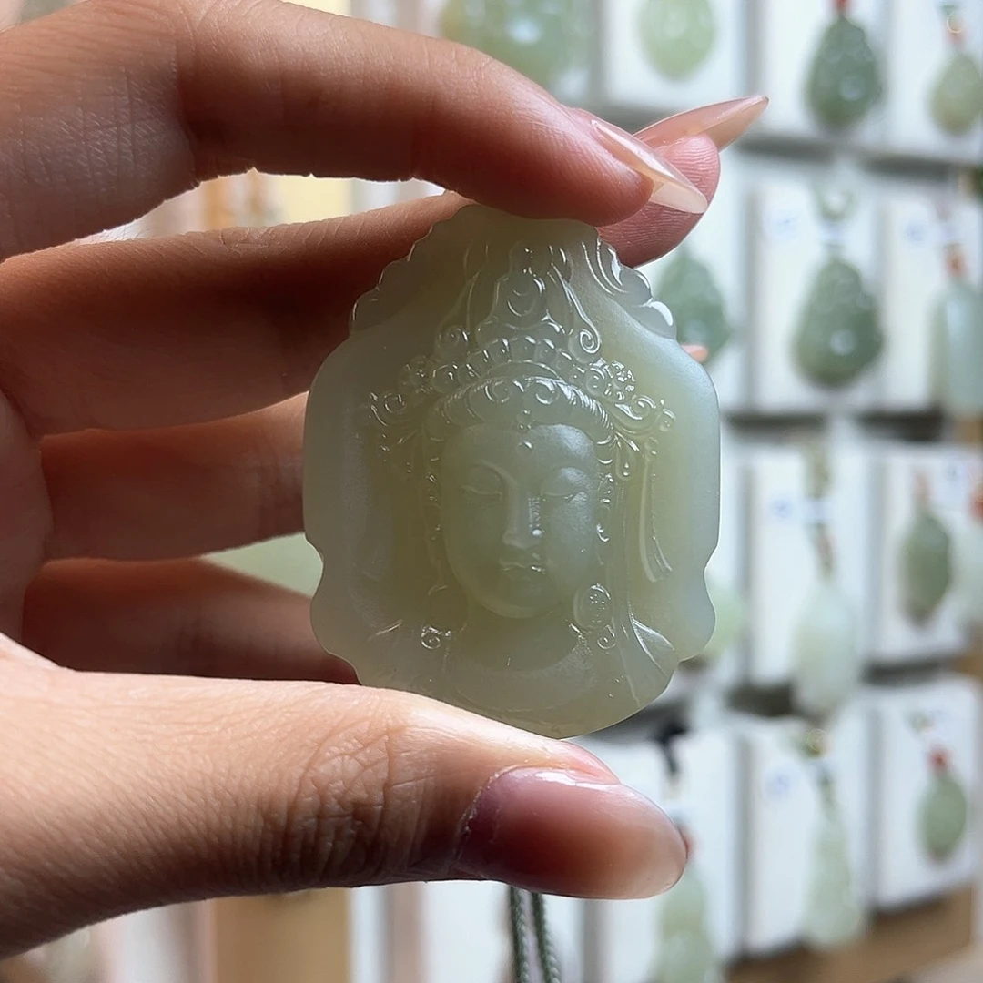 和田玉（糖玉）未镶嵌颈饰粲**笑