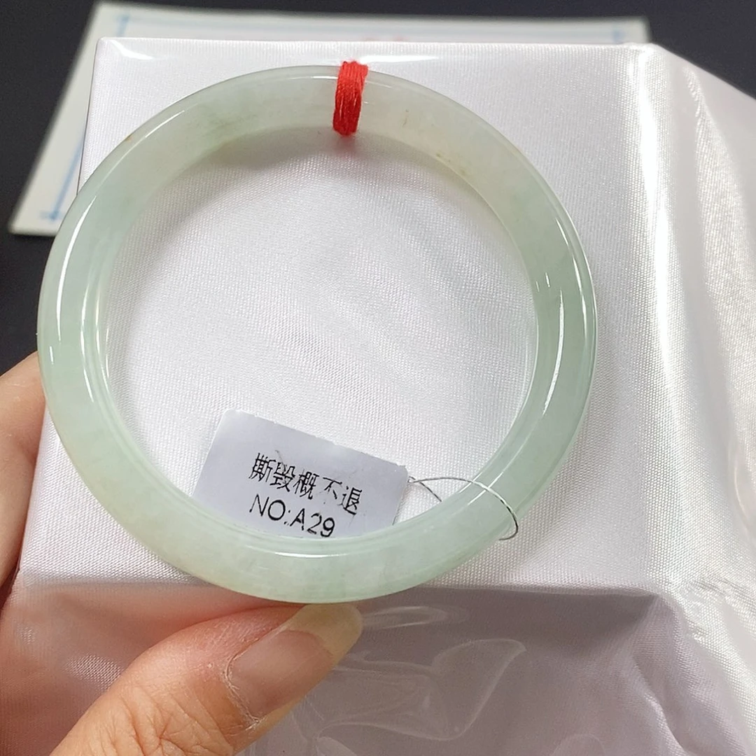 未镶嵌手镯翡翠手镯