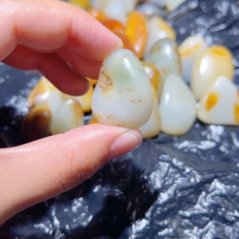 和田玉（子料）未镶嵌颈饰12.3克